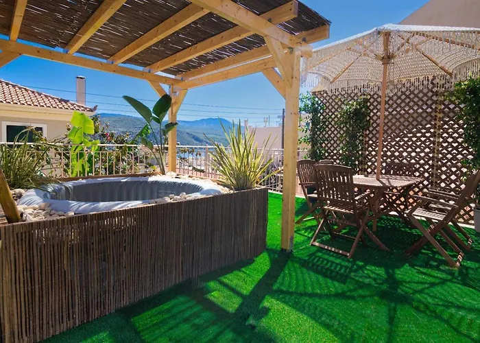 Flowers In The City - Elegant Home In Argostoli