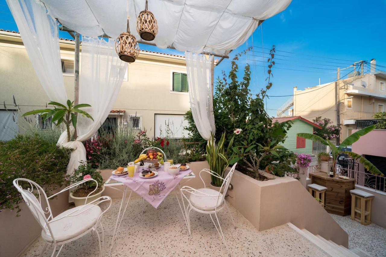 Flowers In The - Elegant In Holiday home